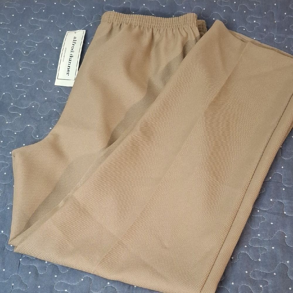 Alfred Dunner Beige Elastic Waist Pants size 8 NWT
